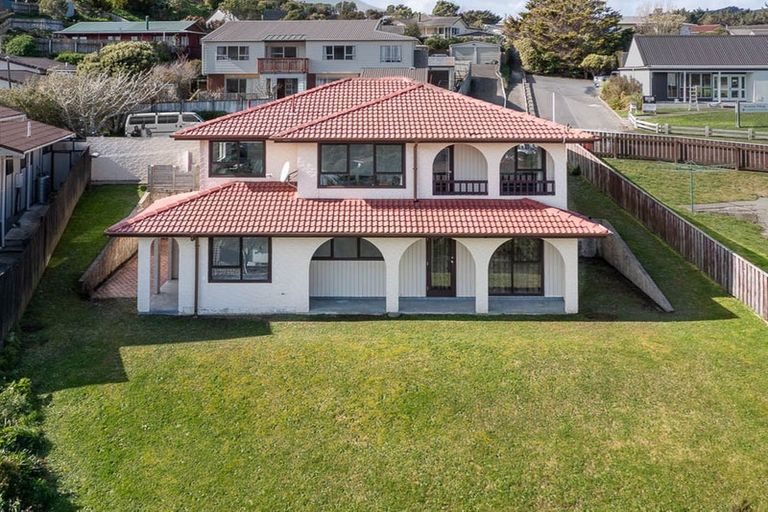 Photo of property in 5 Mandeville Crescent, Grenada Village, Wellington, 6037