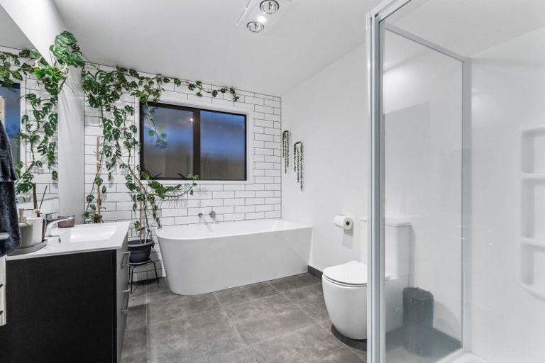 Photo of property in 20 Empire Crescent, Papamoa, 3118