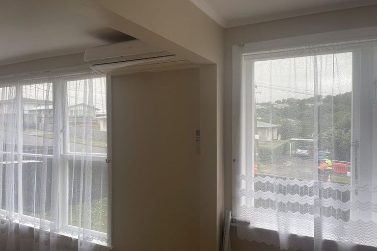 Photo of property in 22 Swansea Street, Cannons Creek, Porirua, 5024