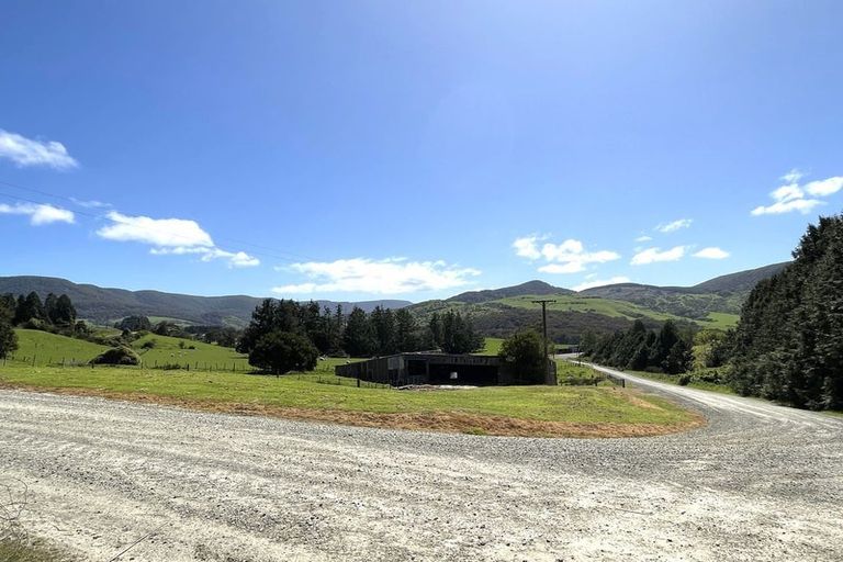 Photo of property in 767 Catlins Valley Road, Tawanui, Owaka, 9586