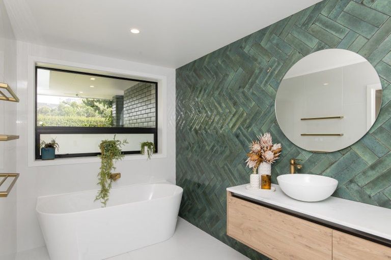 Photo of property in 74 Scarlys Way, Okitu, Gisborne, 4010