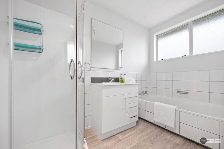 Photo of property in 38b Palmer Crescent, Silverstream, Upper Hutt, 5019