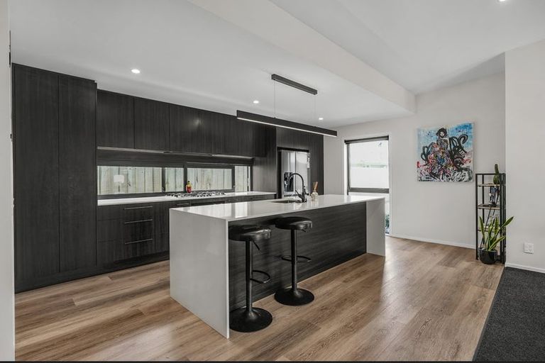 Photo of property in 33a Gillespies Road, Birchville, Upper Hutt, 5018