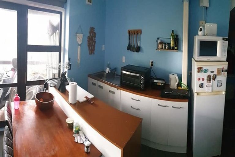 Photo of property in 9 Walnut Lane, Browns Bay, Auckland, 0630