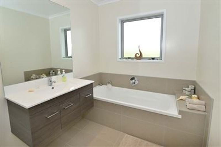 Photo of property in 109 Parkview Drive, Gulf Harbour, Whangaparaoa, 0930