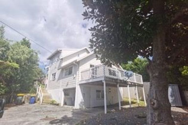 Photo of property in 2/26 Richards Avenue, Forrest Hill, Auckland, 0620