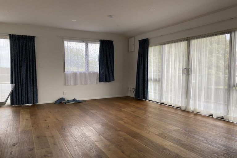 Photo of property in 103 Hutchinsons Road, Bucklands Beach, Auckland, 2014