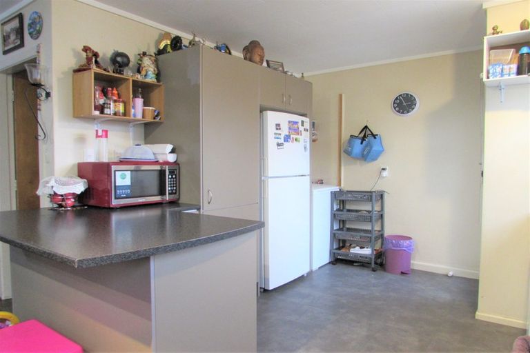 Photo of property in 2/10 Ponderosa Grove, Maoribank, Upper Hutt, 5018