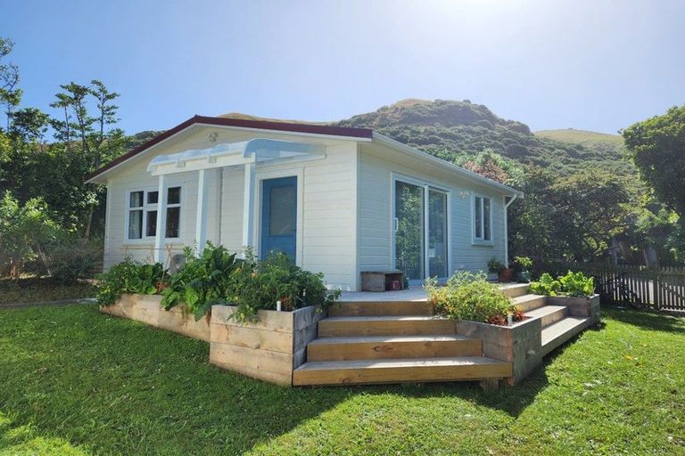 Photo of property in 70 Rawhiti Road, Pukerua Bay, 5026