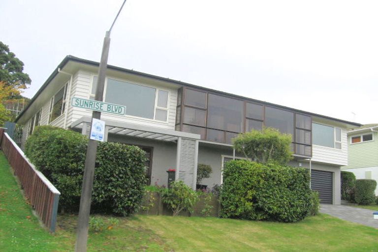 Photo of property in 47 Sunrise Boulevard, Tawa, Wellington, 5028