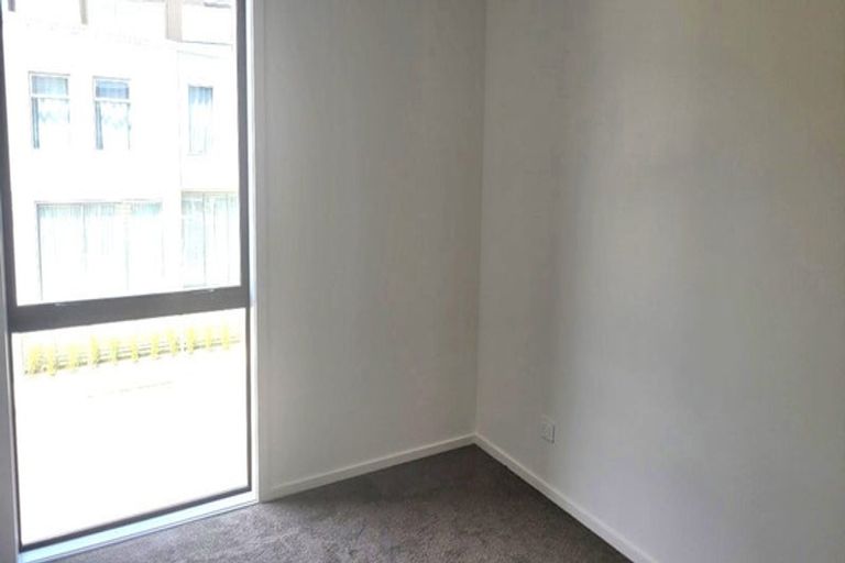 Photo of property in 30 Koreke Close, Kenepuru, Porirua, 5022