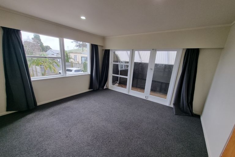 Photo of property in 2/523 Weymouth Road, Weymouth, Auckland, 2103