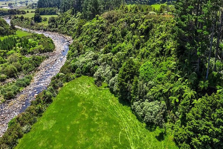 Photo of property in 325 Kaipi Road, Hillsborough, New Plymouth, 4372