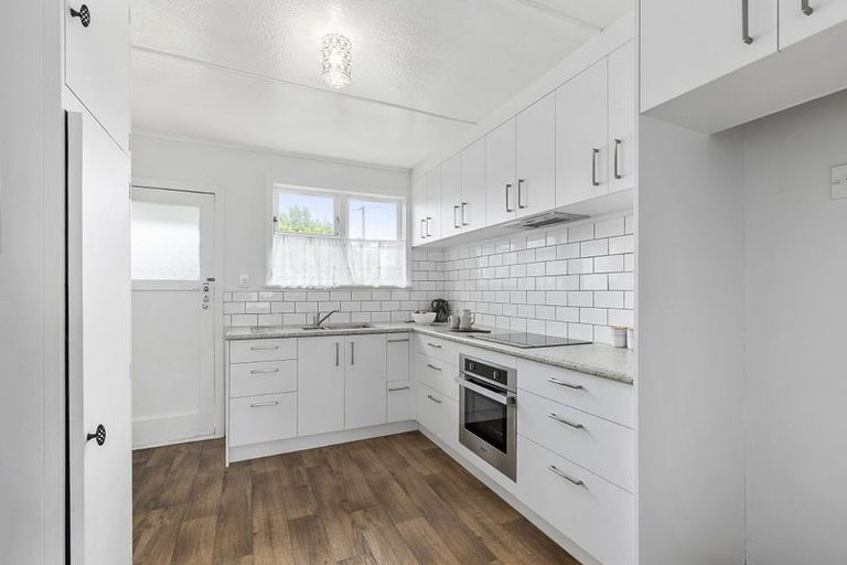 Photo of property in Heretaunga Flats, 4/652 Fergusson Drive, Trentham, Upper Hutt, 5018