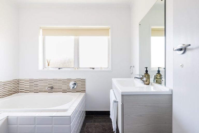 Photo of property in 6 Domain View Lane, Frankton, Hamilton, 3204