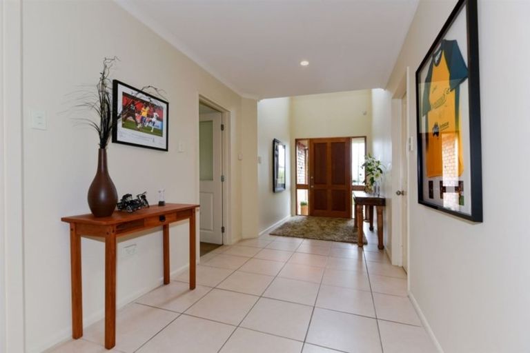 Photo of property in 8 Napoleon Close, Harewood, Christchurch, 8051