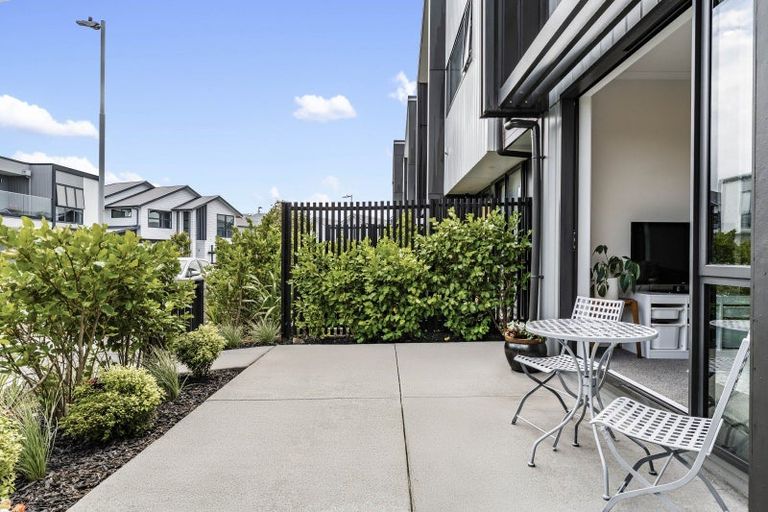 Photo of property in 10 Walter Merton Road, Hobsonville, Auckland, 0616