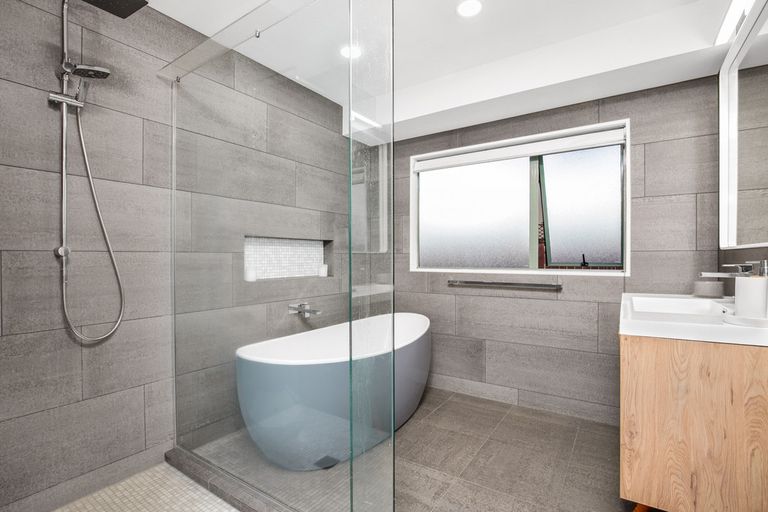 Photo of property in 113 Eugenia Rise, Goodwood Heights, Auckland, 2105