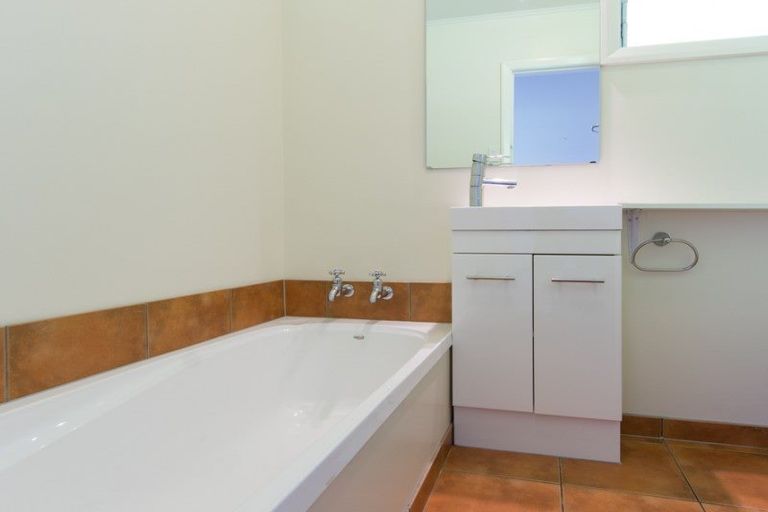 Photo of property in 3 Grenville Terrace, Moana, Nelson, 7011