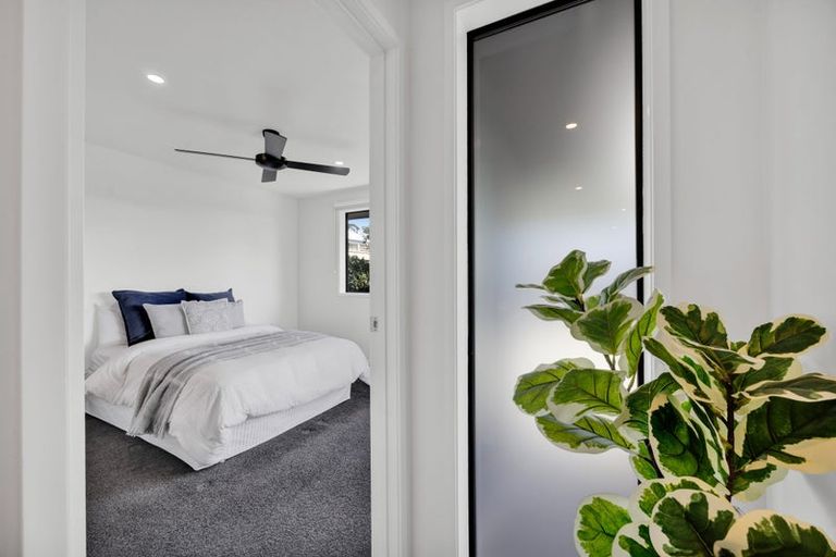 Photo of property in 5 Aheahea Way, Hurworth, New Plymouth, 4310