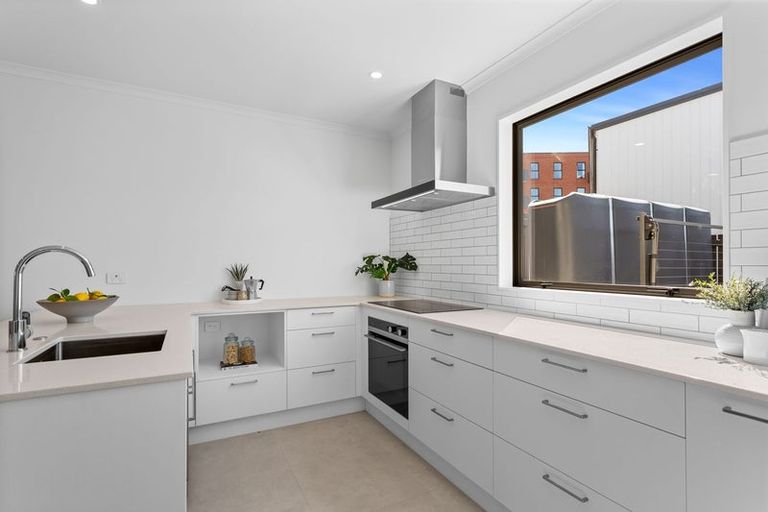 Photo of property in 18 Hema Road, Hobsonville, Auckland, 0616