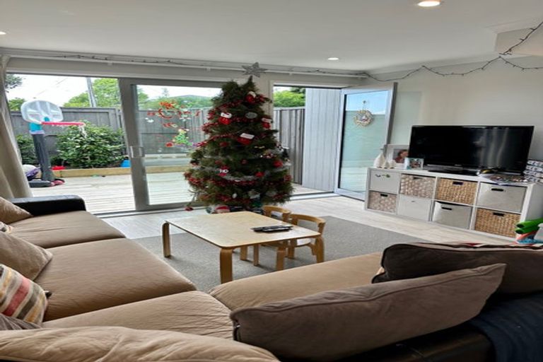 Photo of property in 74c Stanley Road, Glenfield, Auckland, 0629