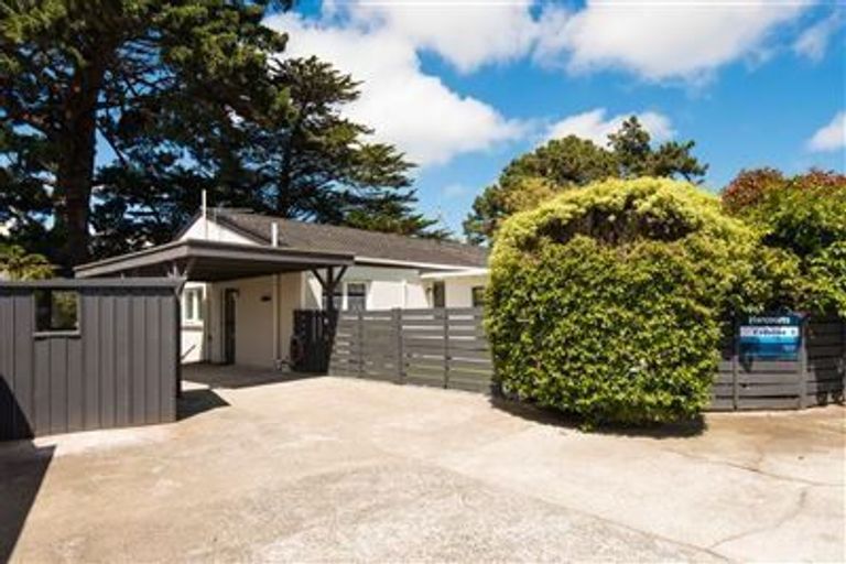 Photo of property in 23a Caesars Place, Churton Park, Wellington, 6037