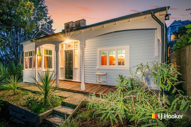 Photo of property in 27 Bruce Street, Roslyn, Dunedin, 9011