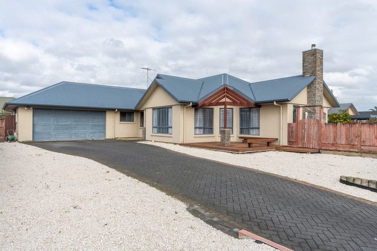 Photo of property in 5 Sovereign Place, Rototuna North, Hamilton, 3210