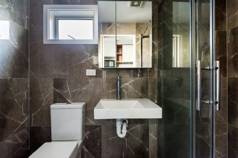 Photo of property in 89 Stanley Road, Glenfield, Auckland, 0629
