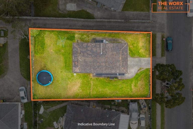 Photo of property in 16 Frobisher Way, Clendon Park, Auckland, 2103