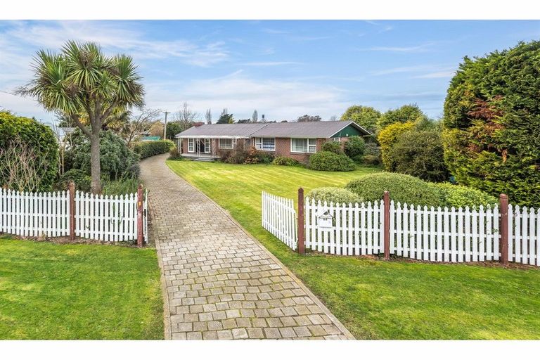 Photo of property in 64 Main North Road, Woodend, 7610