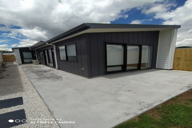 Photo of property in 28 Combat Street, Papakura, 2110