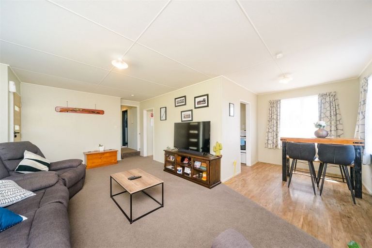 Photo of property in 33 Trent Street, Rongotea, 4476
