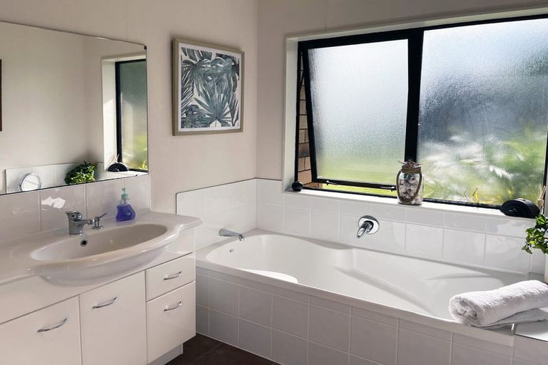 Photo of property in 26 Tui Bush Lane, Maungatapere, Whangarei, 0179