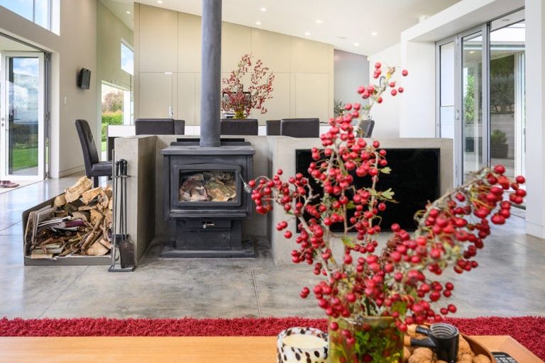 Photo of property in 17 Oram Drive, Turitea, Palmerston North, 4472