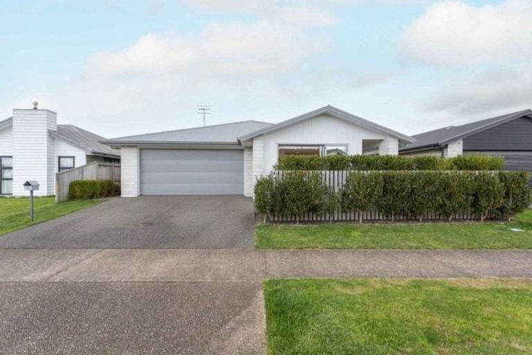 Photo of property in 4 Rotomanu Place, Pyes Pa, Tauranga, 3112