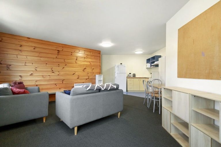 Photo of property in Basin Reserve Complex, 48/4 Sussex Street, Mount Cook, Wellington, 6021