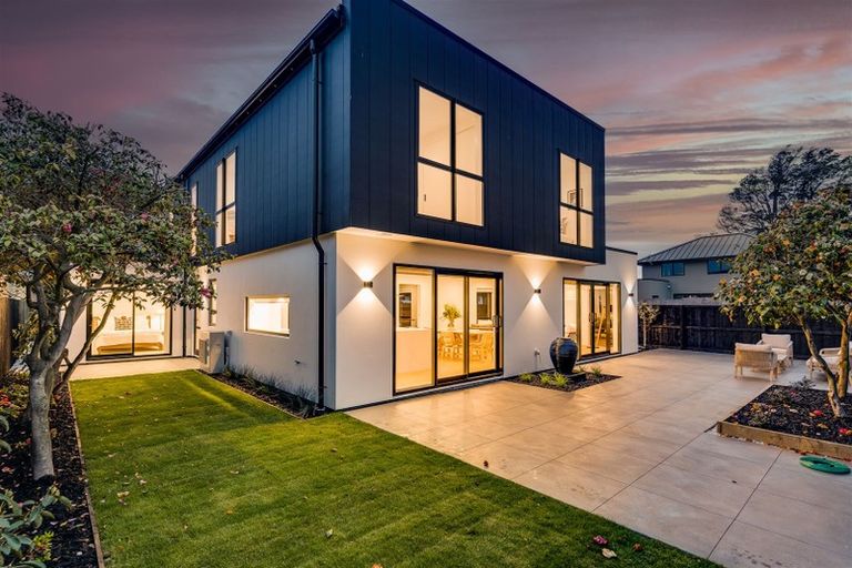 Photo of property in 12c Memorial Avenue, Ilam, Christchurch, 8053