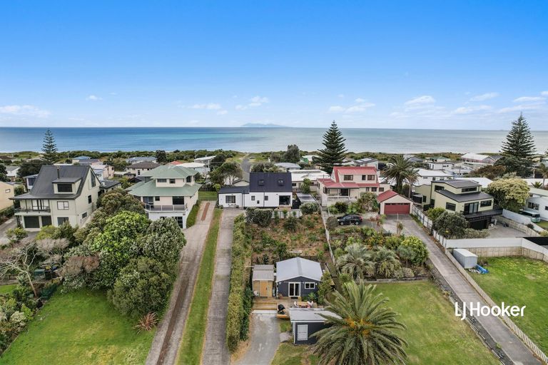 Photo of property in 19 Hanlen Avenue, Waihi Beach, 3611