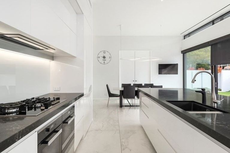 Photo of property in 31 Waiwetu Street, Fendalton, Christchurch, 8052