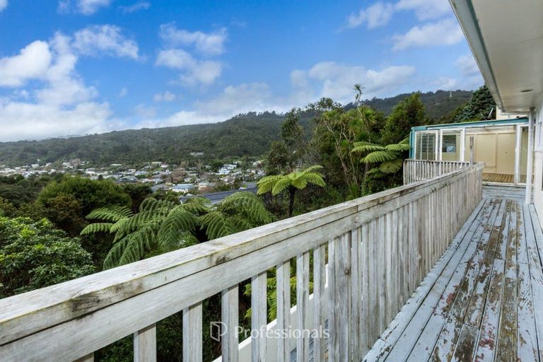 Photo of property in 27 Ngahere Street, Stokes Valley, Lower Hutt, 5019