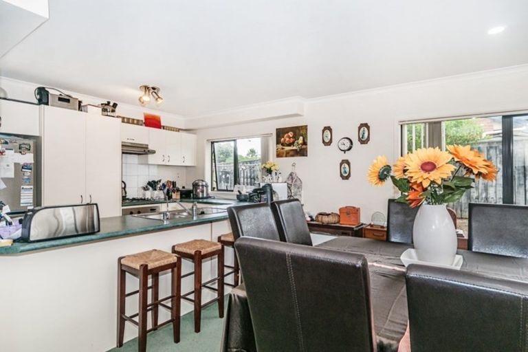 Photo of property in 41 Kellaway Drive, East Tamaki, Auckland, 2013