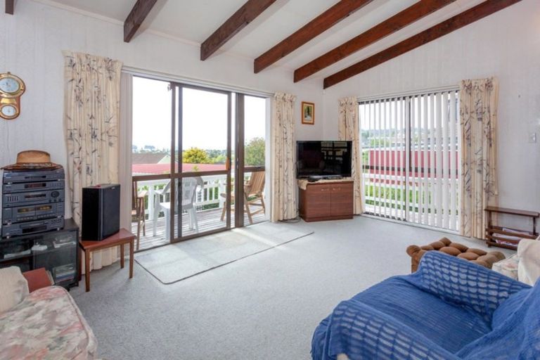 Photo of property in 106 Chevron Crescent, Whangamata, 3620