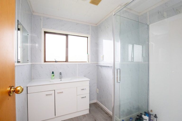 Photo of property in 6 Hale Place, Ngatea, 3503