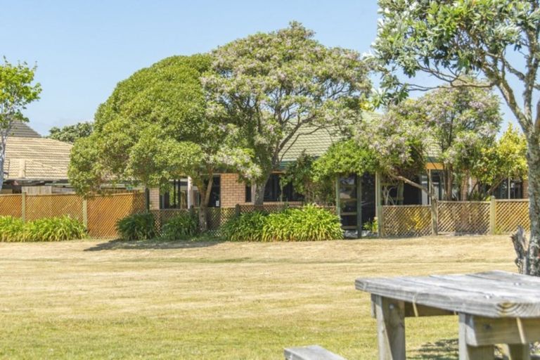 Photo of property in 6 Beachlands Place, Papamoa Beach, Papamoa, 3118