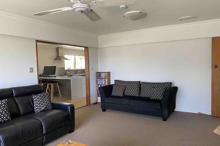 Photo of property in 3 Trigg Crescent, Taradale, Napier, 4112