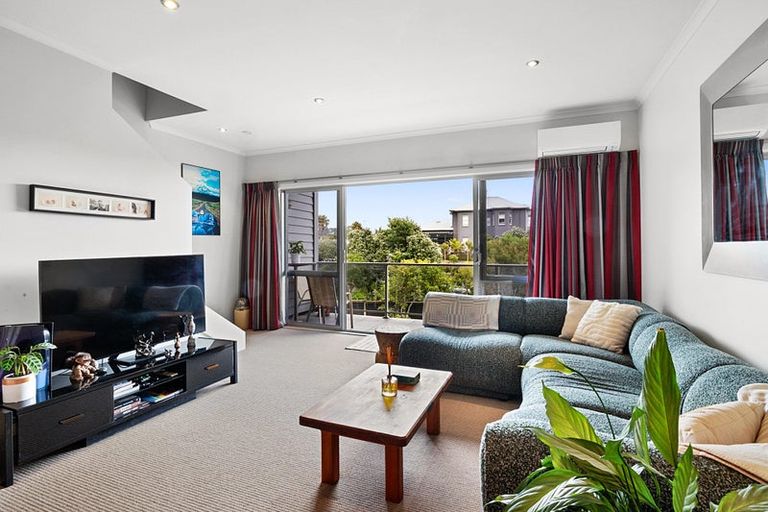 Photo of property in The Strand, 4/16 Ronald Street, Strandon, New Plymouth, 4312