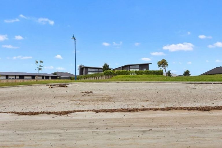 Photo of property in 12 Roseberry Place, Whitianga, 3510