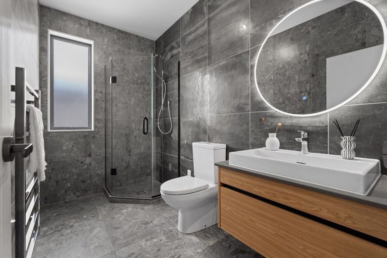 Photo of property in 8 Kumukumu Road, Long Bay, Auckland, 0630